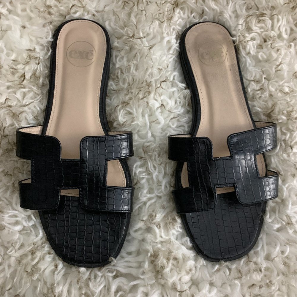 Black Hermes-Look Alike Sandals